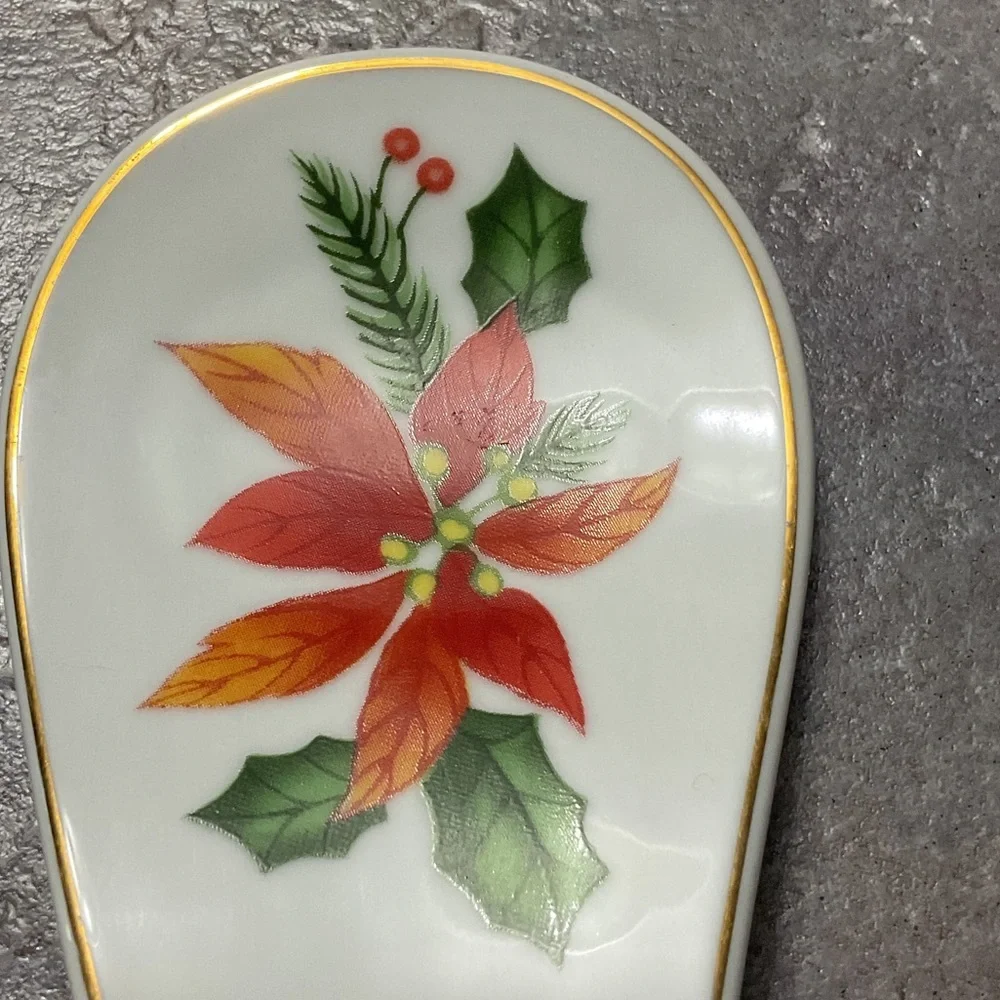 Royal Norfolk Spoon Rest with Festive Floral Design